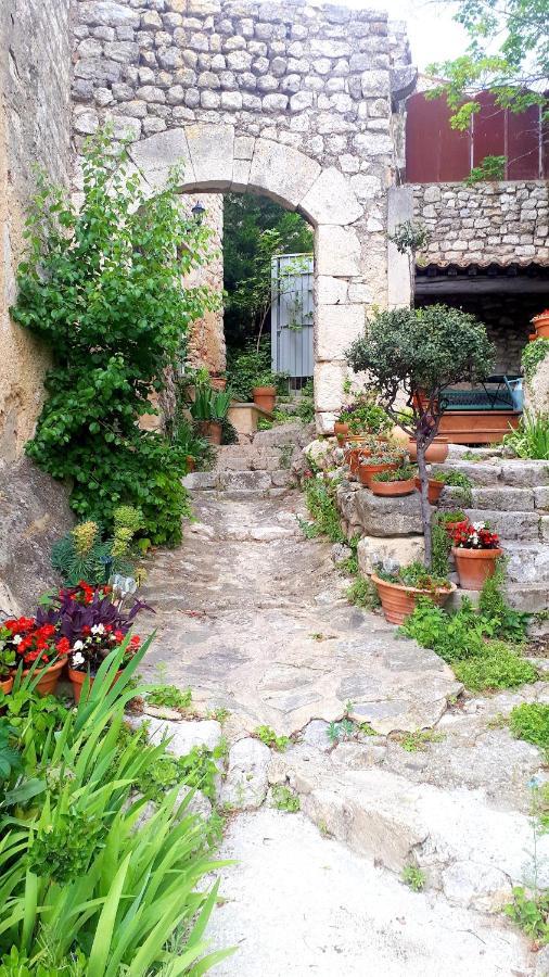 La Garde Adhemar, L'Escalier Medieval Eksteriør bilde
