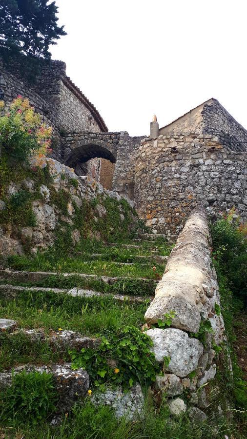 La Garde Adhemar, L'Escalier Medieval Eksteriør bilde